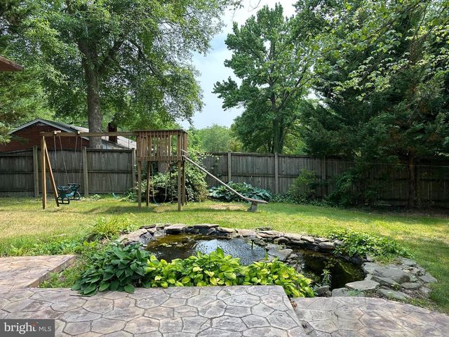 4016 TRAPP RD, Fairfax, VA 22032