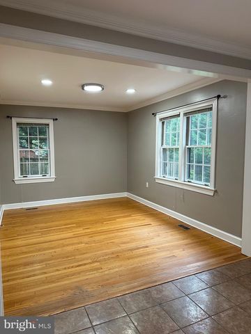 4016 TRAPP RD, Fairfax, VA 22032