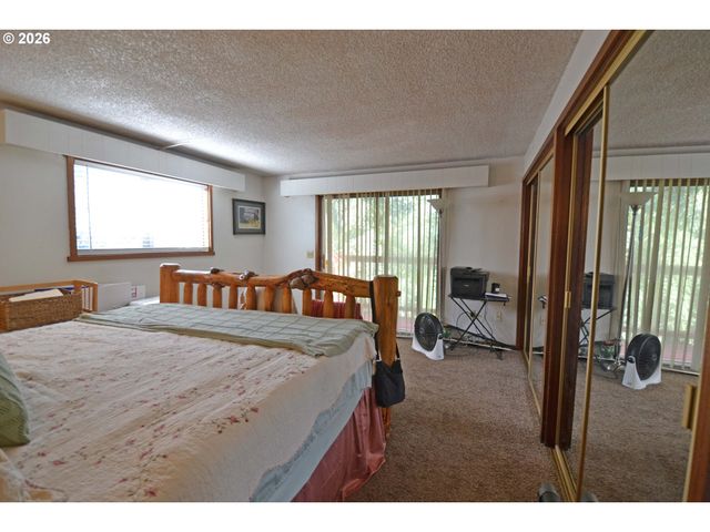 6962 MACLEAY Rd Se, Salem, OR 97317