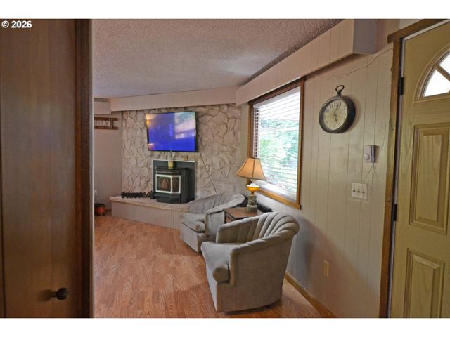 6962 MACLEAY Rd Se, Salem, OR 97317