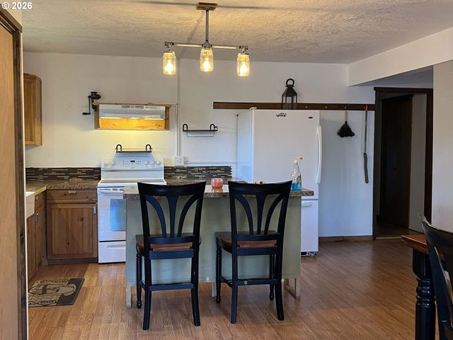 6962 MACLEAY Rd Se, Salem, OR 97317