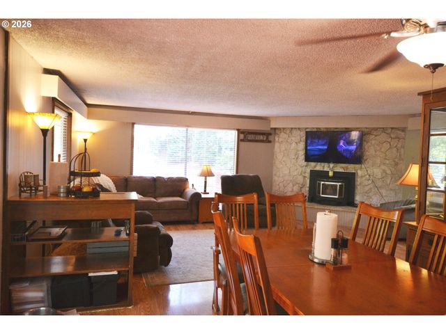 6962 MACLEAY Rd Se, Salem, OR 97317