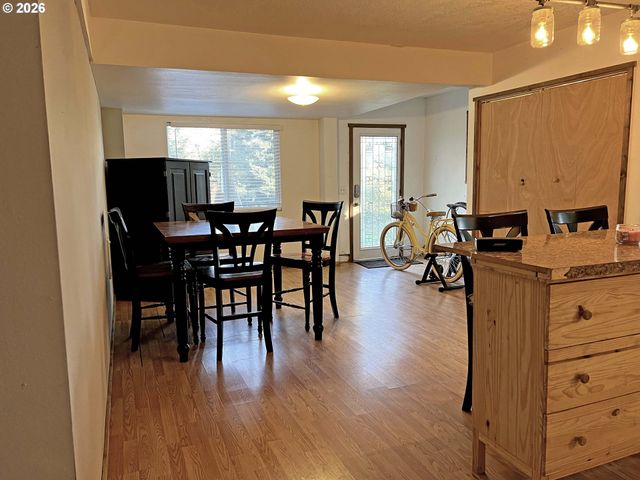 6962 MACLEAY Rd Se, Salem, OR 97317