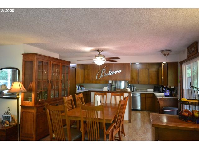 6962 MACLEAY Rd Se, Salem, OR 97317