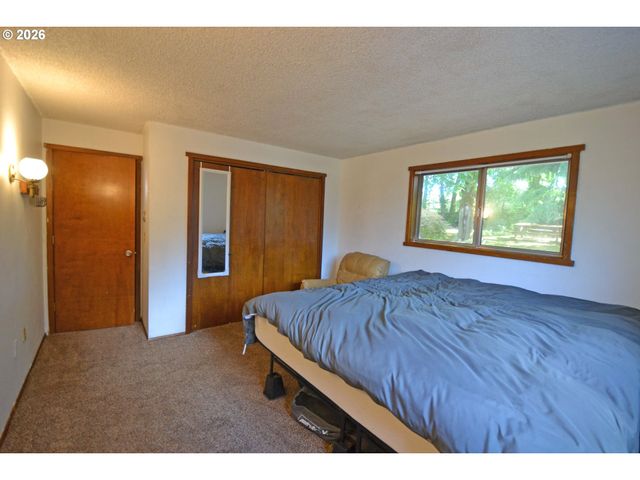 6962 MACLEAY Rd Se, Salem, OR 97317