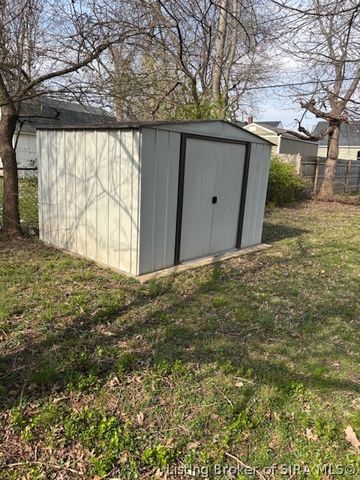 534 N Whitcomb Avenue, Clarksville, IN 47129