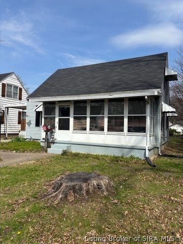 534 N Whitcomb Avenue, Clarksville, IN 47129
