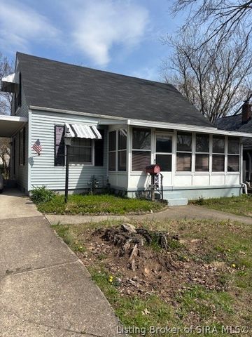 534 N Whitcomb Avenue, Clarksville, IN 47129