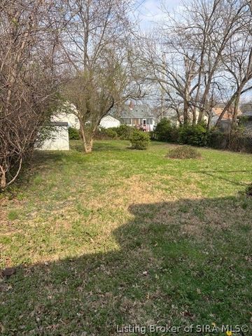 534 N Whitcomb Avenue, Clarksville, IN 47129