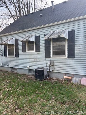 534 N Whitcomb Avenue, Clarksville, IN 47129