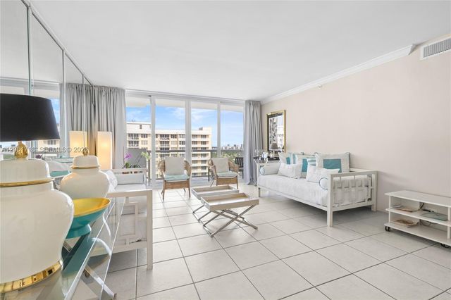 5601 Collins Ave 1515, Miami Beach, FL 33140
