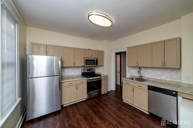 684 Amboy Avenue, Edison, NJ 08837