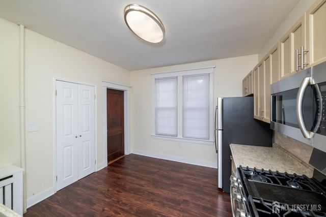 684 Amboy Avenue, Edison, NJ 08837