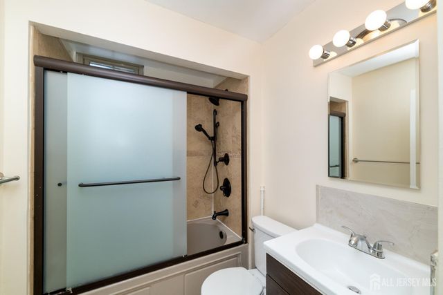 684 Amboy Avenue, Edison, NJ 08837