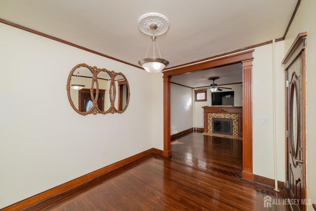 684 Amboy Avenue, Edison, NJ 08837