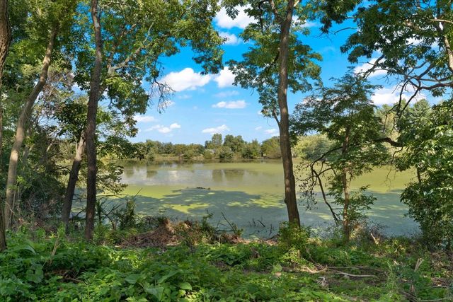 815 N English Settlement Avenue, Burlington, WI 53105