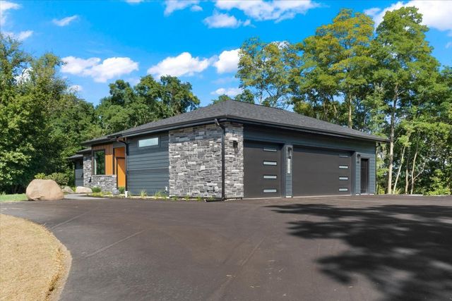 815 N English Settlement Avenue, Burlington, WI 53105