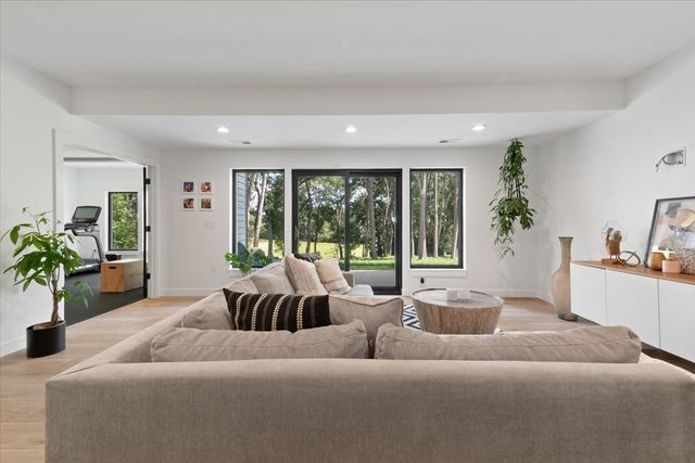 815 N English Settlement Avenue, Burlington, WI 53105