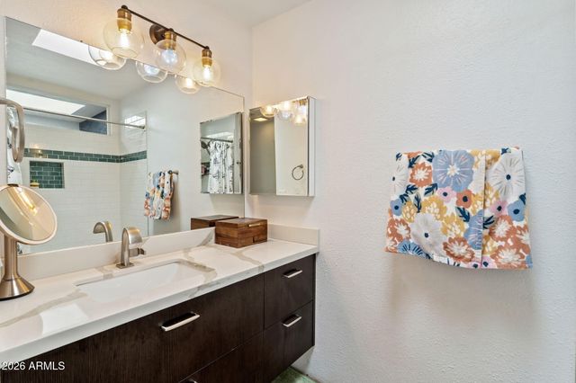 10437 N 9TH Street, Phoenix, AZ 85020