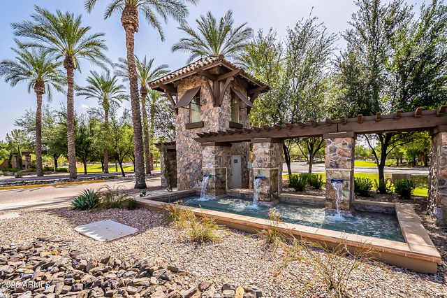1154 W WINDJAMMER Drive, Gilbert, AZ 85233