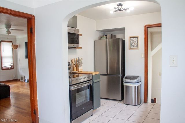 13606 Wainstead Avenue, Cleveland, OH 44111
