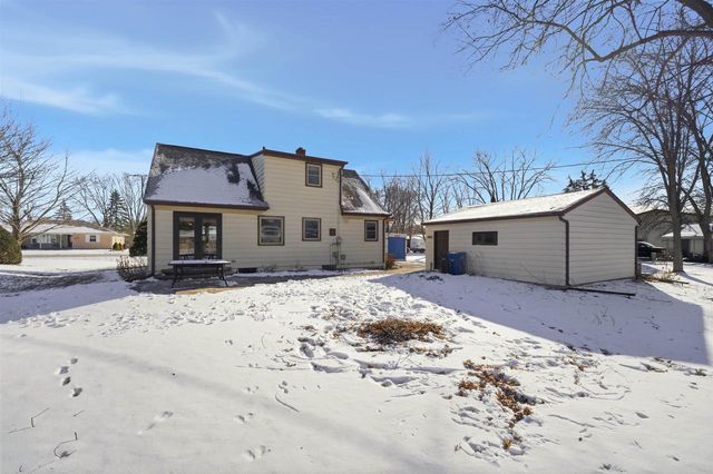 1104 STEAD DRIVE, Menasha, WI 54952