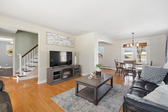 1104 STEAD DRIVE, Menasha, WI 54952