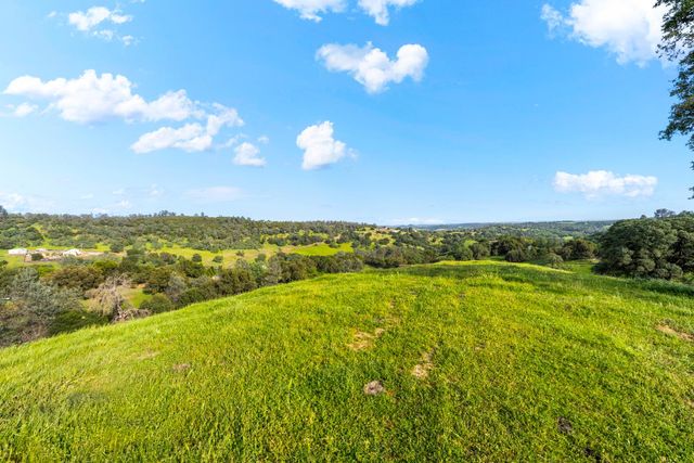 7051 Chaparral Dr, Shingle Springs, CA 95682