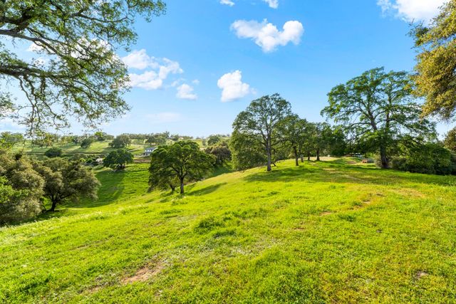 7051 Chaparral Dr, Shingle Springs, CA 95682