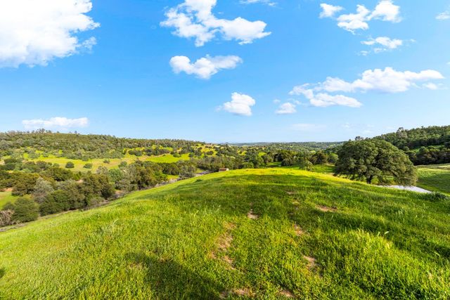 7051 Chaparral Dr, Shingle Springs, CA 95682