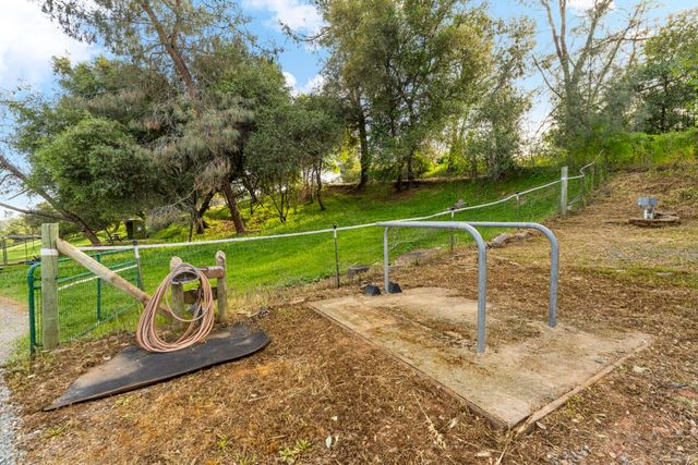 7051 Chaparral Dr, Shingle Springs, CA 95682