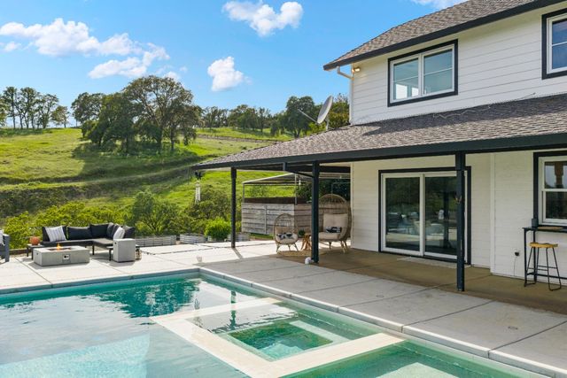 7051 Chaparral Dr, Shingle Springs, CA 95682