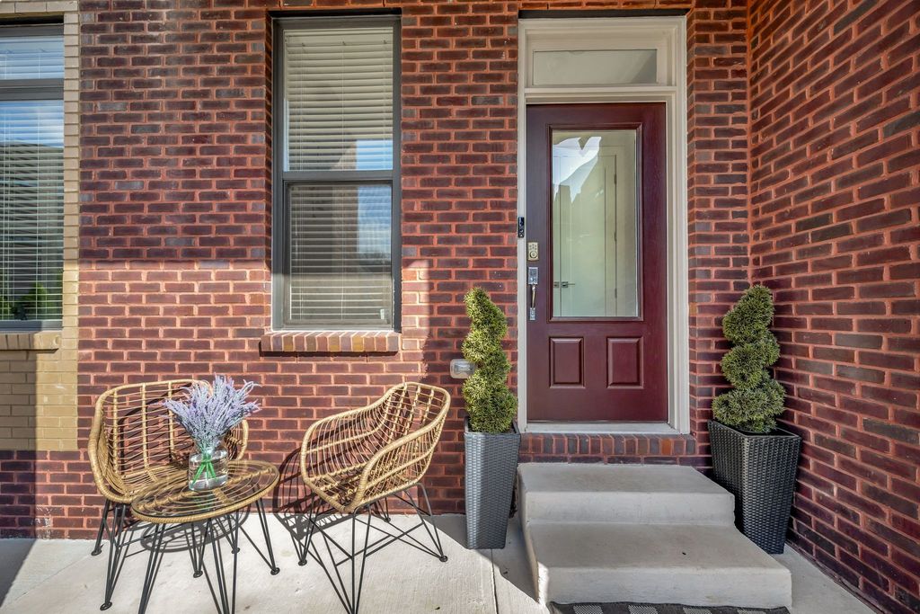 1612 Marshall Hollow Dr, Nashville, TN 37203