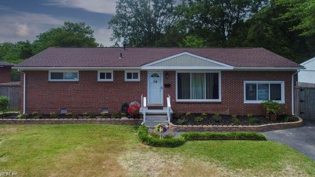 8033 Tarpon PL, Norfolk, VA 23518