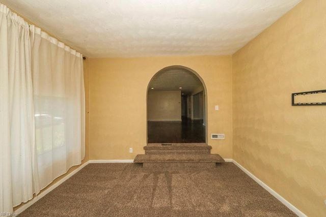 8033 Tarpon PL, Norfolk, VA 23518