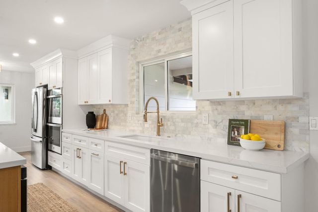 2932 Kadema Dr, Sacramento, CA 95864