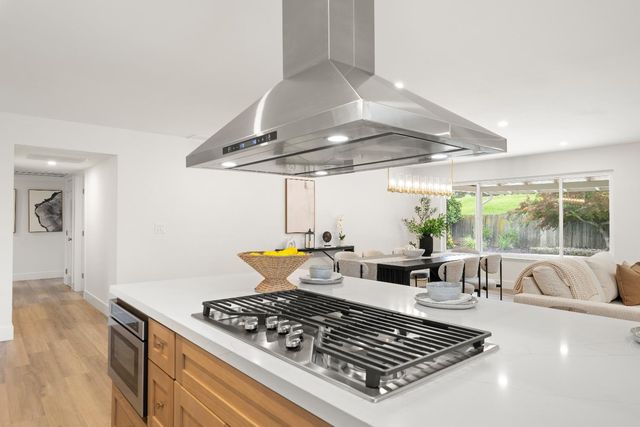 2932 Kadema Dr, Sacramento, CA 95864