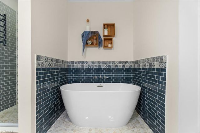 6120 Hickory Creek Road, Winston-salem, NC 27107