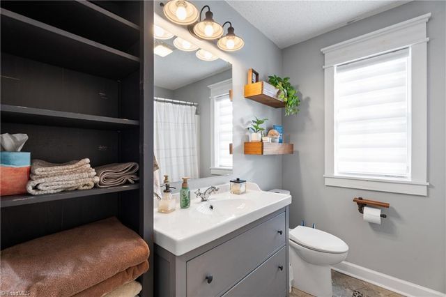 6120 Hickory Creek Road, Winston-salem, NC 27107