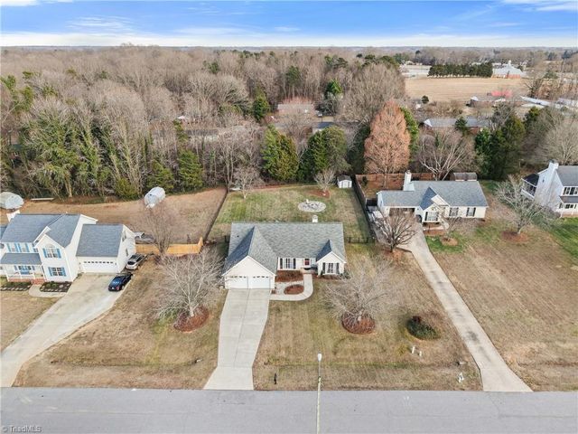 6120 Hickory Creek Road, Winston-salem, NC 27107