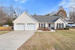 6120 Hickory Creek Road, Winston-salem, NC 27107