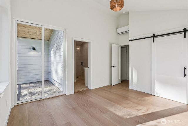 13748 Stone Avenue N, Seattle, WA 98133