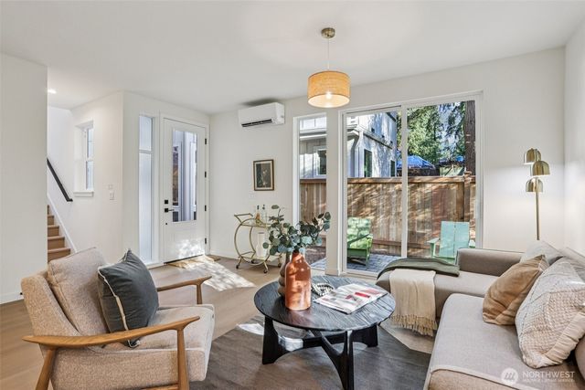 13748 Stone Avenue N, Seattle, WA 98133