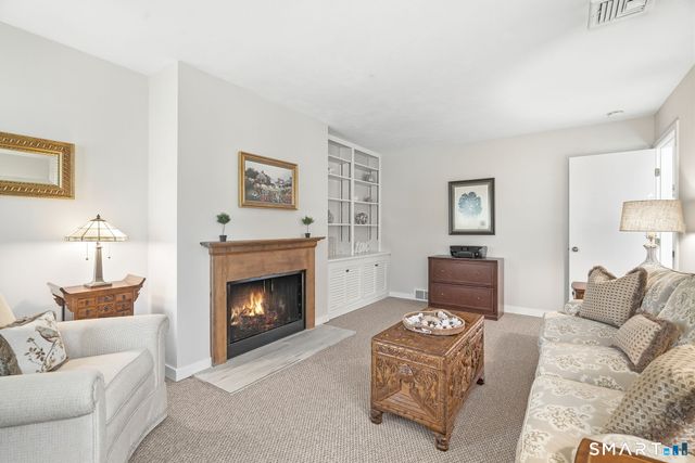 109 Field Point Drive 109, Fairfield, CT 06824