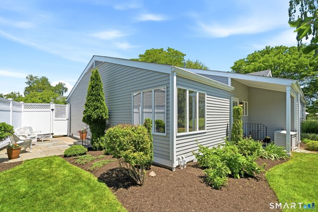 109 Field Point Drive 109, Fairfield, CT 06824