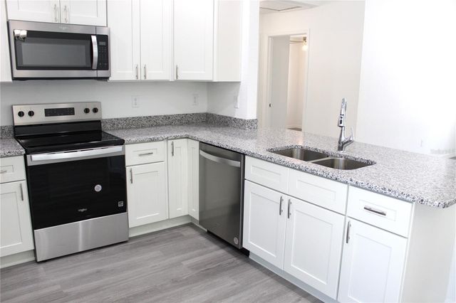 15 FISHER WAY PLACE, Ocklawaha, FL 32179