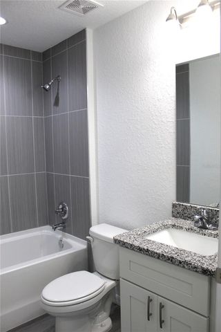 15 FISHER WAY PLACE, Ocklawaha, FL 32179