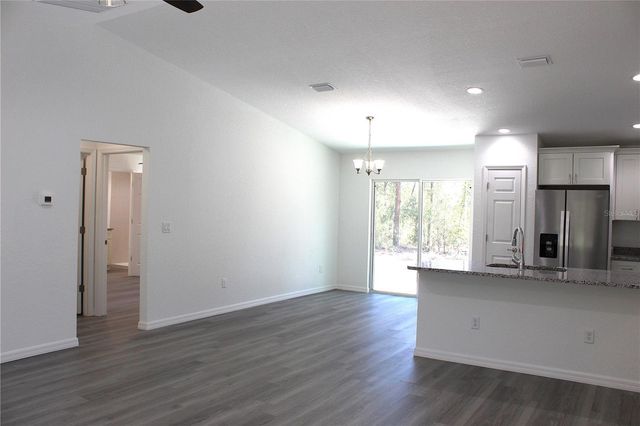 15 FISHER WAY PLACE, Ocklawaha, FL 32179