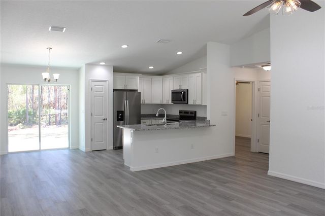 15 FISHER WAY PLACE, Ocklawaha, FL 32179