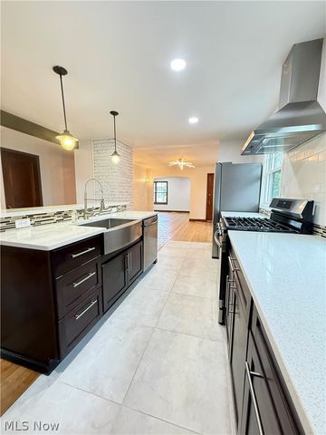 2045 Reveley Avenue, Lakewood, OH 44107